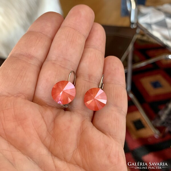 Salmon pink vintage drop earrings, the jewelry is from the 1980s, made of glass beads