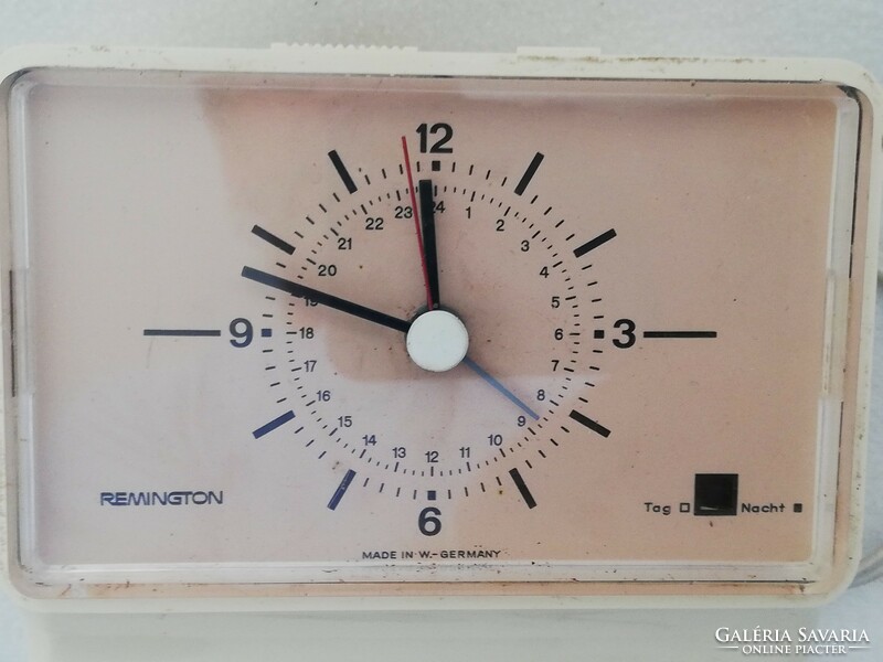 Remington electric alarm table clock