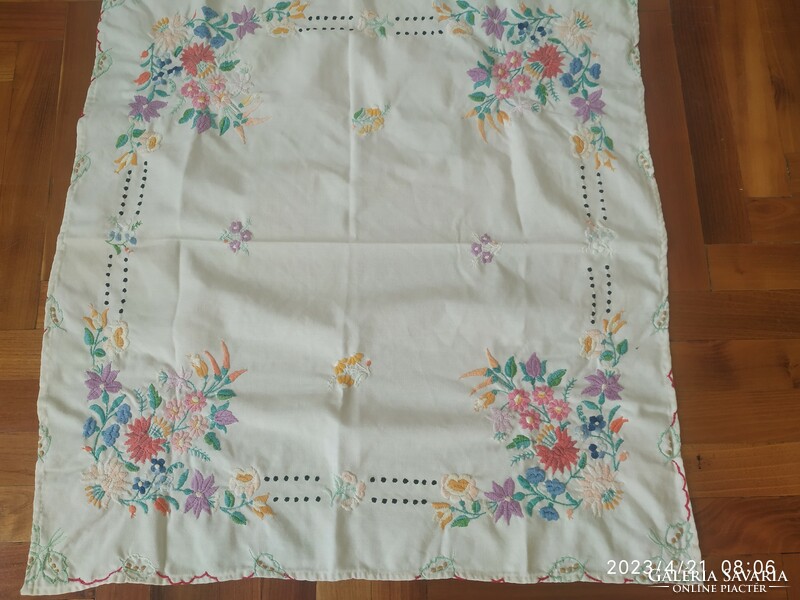 Embroidered tablecloth, tablecloth for sale!