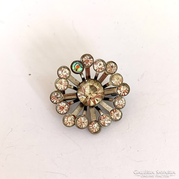 Vintage fém bross, gyönyörű régi kitűző, szép régebbi pin, a bross az 1970-es évekből származik
