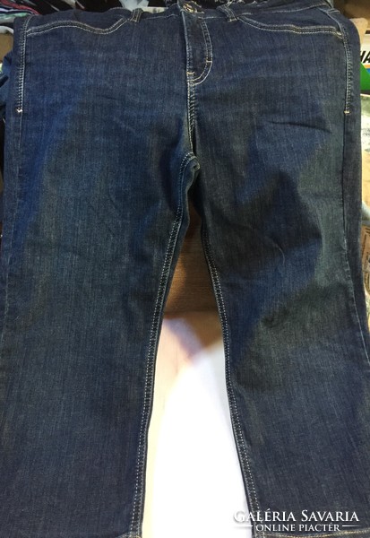 Dark blue denim capri pants, Mac brand, size 40, German quality product