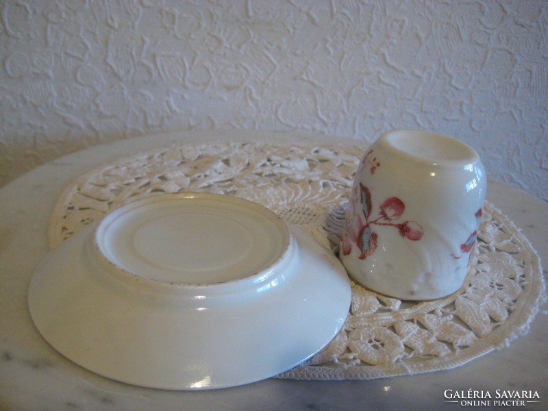 Antik , finom osztrák porcelánból készült , mokkás  csésze / 4,5 cm /  és kistányér  / 10,5 cm /
