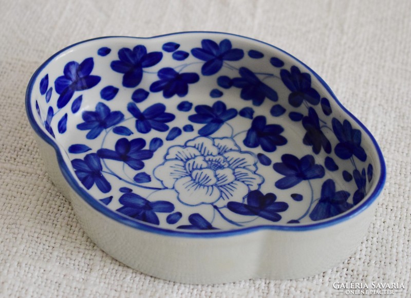 Régi porcelán tál 14 x 10,5 x 3,5 cm kék fehér keleti , ázsiai lótuszvirág minta
