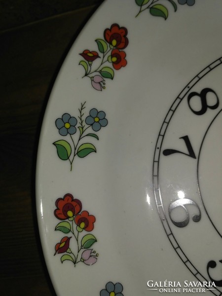Floral plate clock, clock