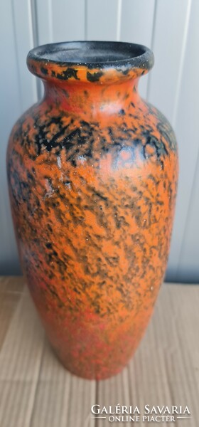 Modern stílusú kerámia váza