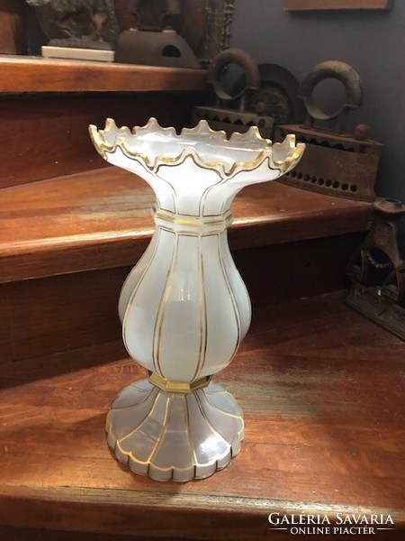 Art deco üveg váza, 36 cm-es magasságú hibátlan darab.