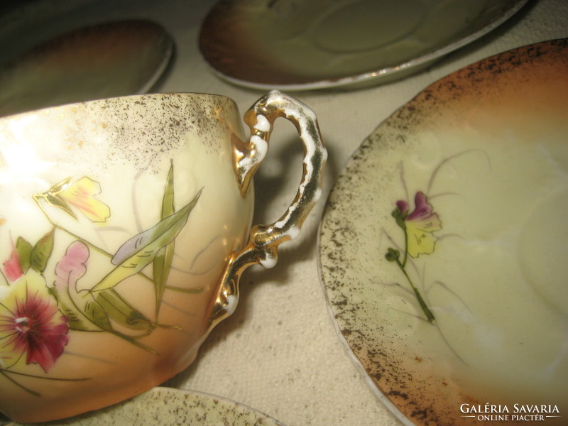 Bécsi , antik teás készlethez  kistányérok / 15 cm / ,  egy db lehelet finom teás csésze /10,2 cm/