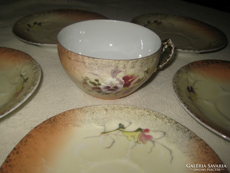 Bécsi , antik teás készlethez  kistányérok / 15 cm / ,  egy db lehelet finom teás csésze /10,2 cm/