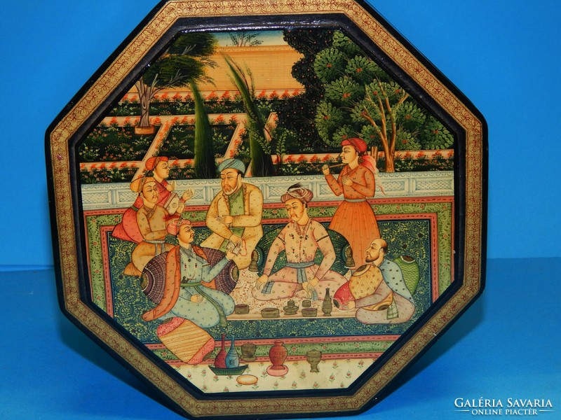 Szépséges perzsa lakkdoboz miniatür festménnyel kiváló állapotban