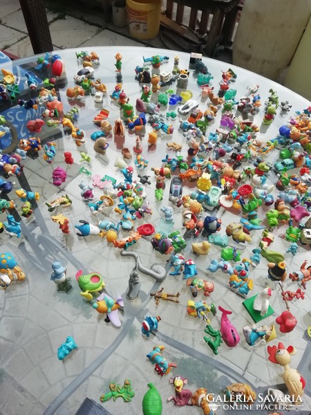 More than 200 old and retro kinder figures