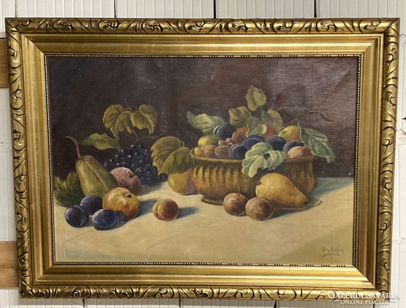 Still life with fruits in a beautiful frame.