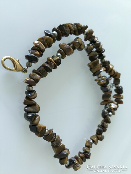 Tiger's eye semi-precious stone necklace, 47 cm long