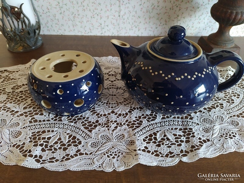 Echt bürgerel, high-quality, Austrian, ceramic pot with dots and keeping it warm