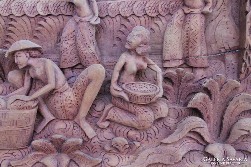 Indonéz régi faragott falikép