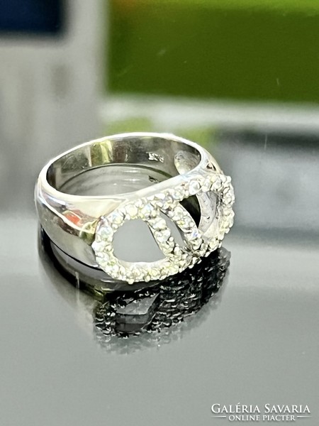 Shiny silver ring with zirconia stones