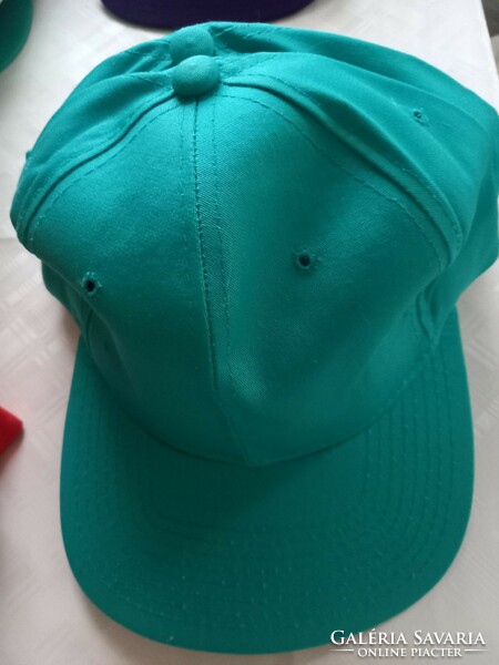 Baseball caps, the price applies to 4 pieces, 1 size can be used