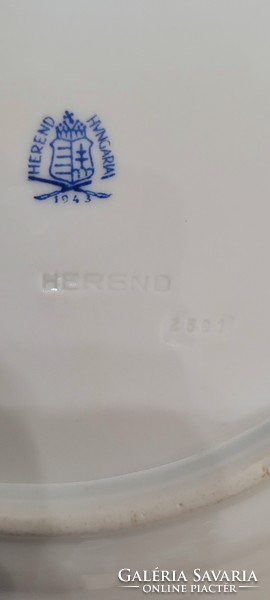 Herend plates with coat of arms. 25 cm.