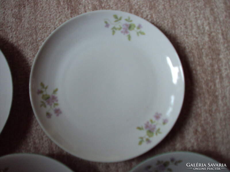 Retro régi porcelán virág mintás lapos, mély tányér 4 db Bulgária Razgrad felirat