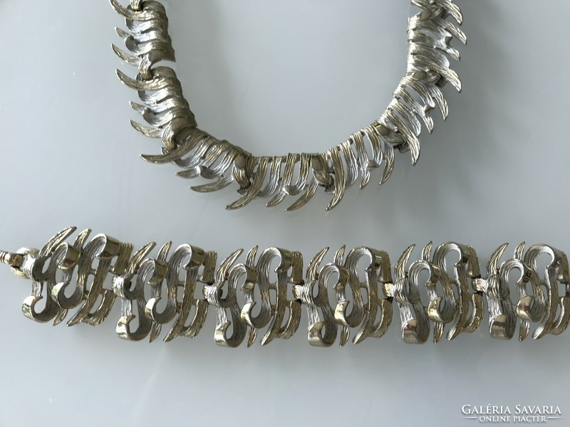 Retro Scandinavian style gilded jewelry set with white enamel