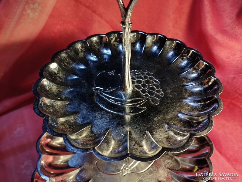 Tiered metal fruit bowl