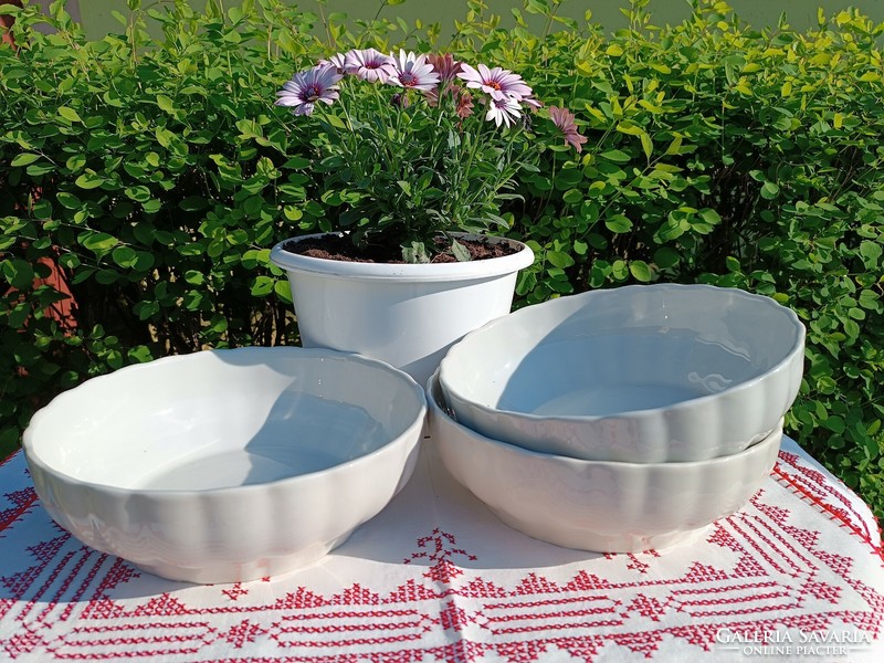 Bulgarian porcelain scone bowls