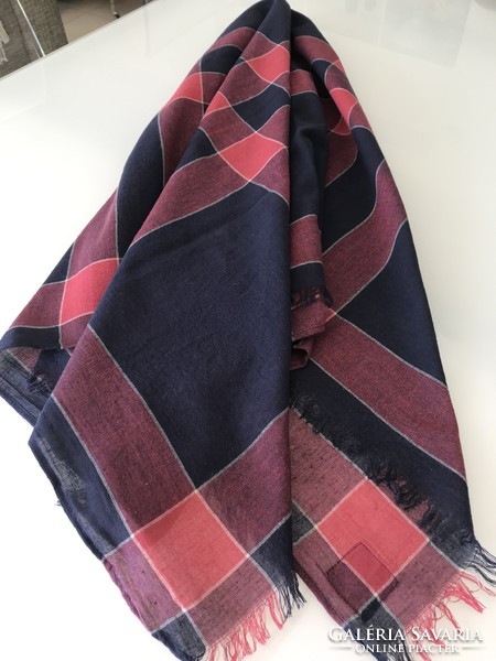 Wrangler large size scarf in navy blue and muted red, 110 x 104 cm
