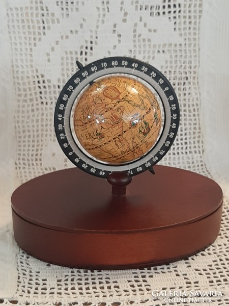 Exclusive globe-shaped wooden stationery holder with rosewood pen, letter opener and magnifying glass / gold /
