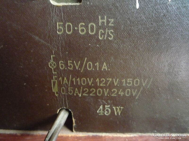 R 035 F rádió.