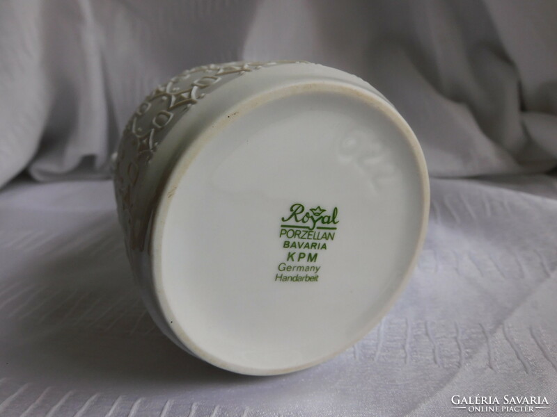 Royal Porzellan KPM (Kerafina Porcelán Manufaktúra) op art váza 12 cm