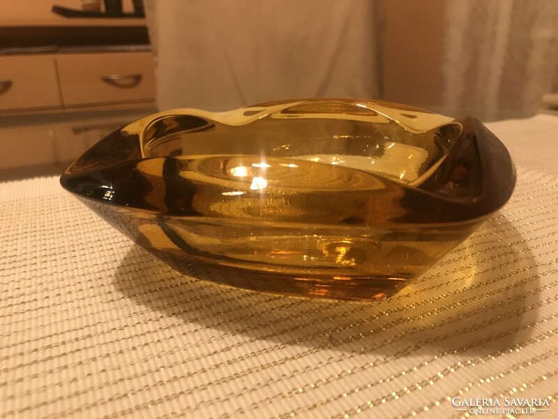 Borostyán sárga üveg dísztálka