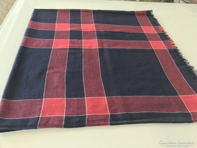 Wrangler large size scarf in navy blue and muted red, 110 x 104 cm