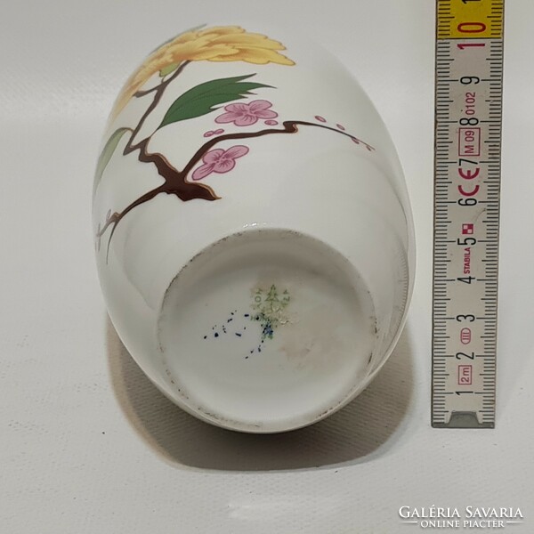 Porcelain vase with Horlóháza hydrangea pattern (2600)