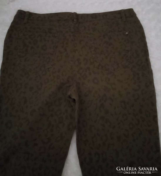 Pants with panther pattern, size 44