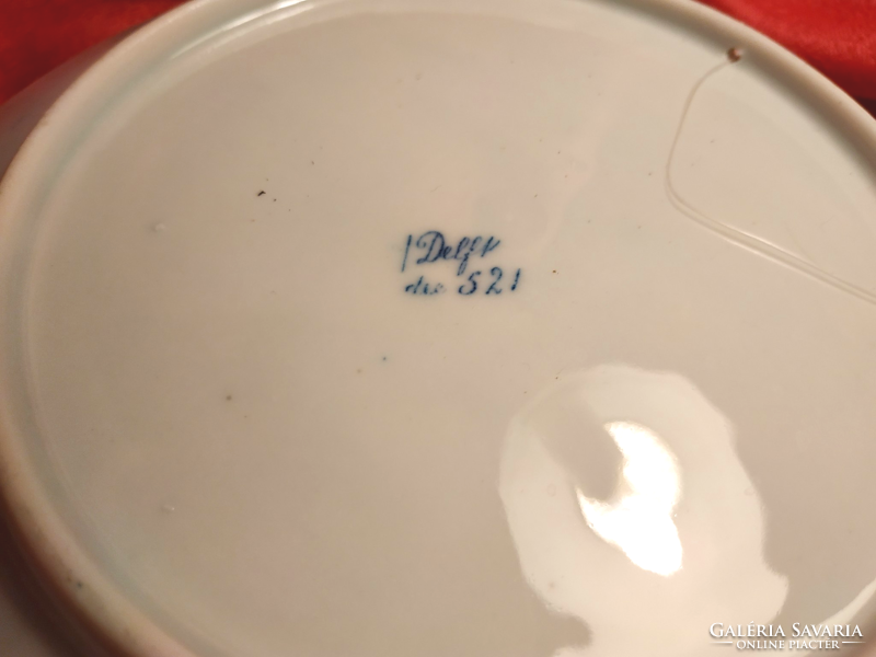 Delfhi porcelán  dísztányér