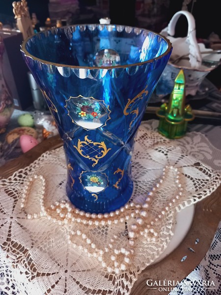 A wonderful Biedermeier crystal cobalt blue vase