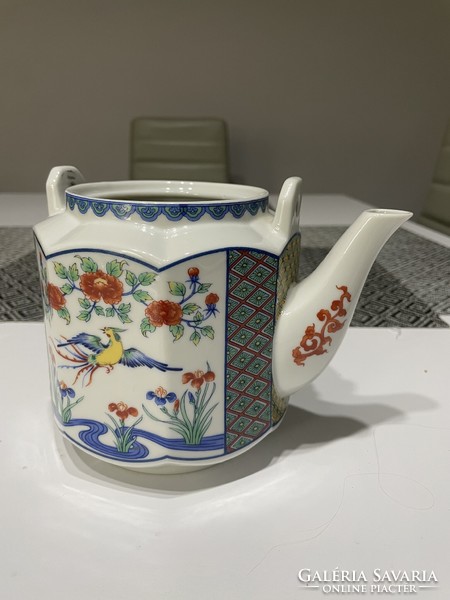 Peacock tea spout