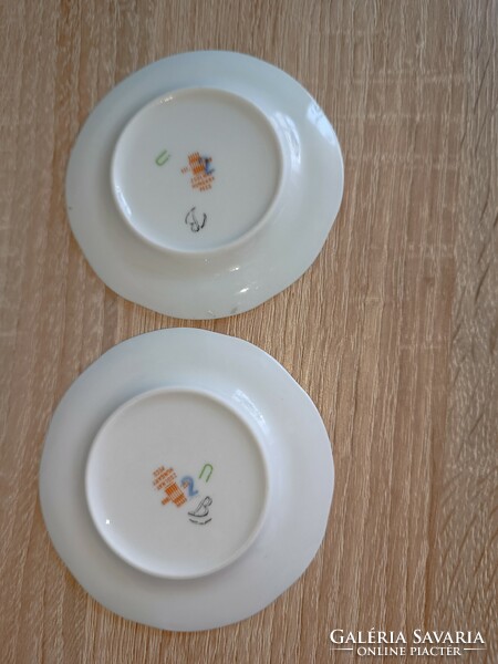 Zsolnay small decorative plates (2 pcs.)