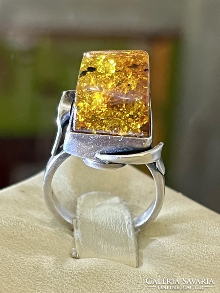 Art-deco style silver ring with amber stone