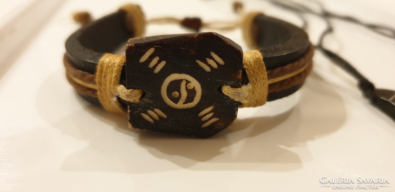 Natural material, wooden necklace and leather bracelet