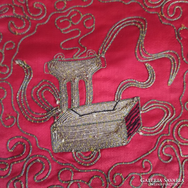 Antik kínai, kézi hímzésű selyem terítő,  Golden Cloud