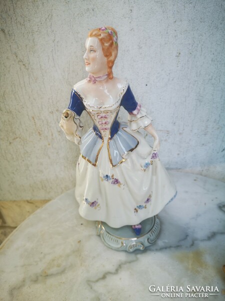 Antik pocelelàn lány figura Barokk rokokó stílusú, Dekoráció Film Színház kellék, restaurálás. Royal