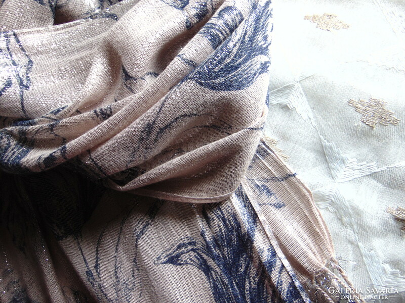 Scarf with a blue tulip pattern on a tired pink background