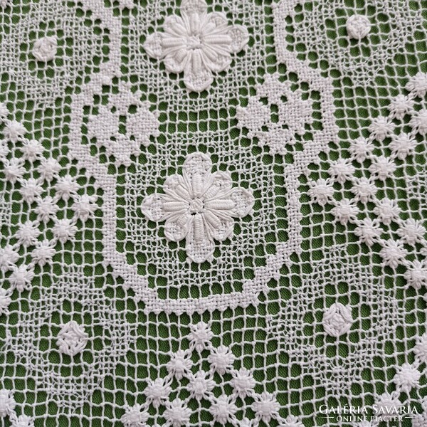 Horgolt, fehér file csipke terítő, 62 x 27 cm