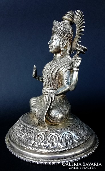 Ezüst Laksmi Istennő szobor 95% tisztaságú ezüstből 617 g.