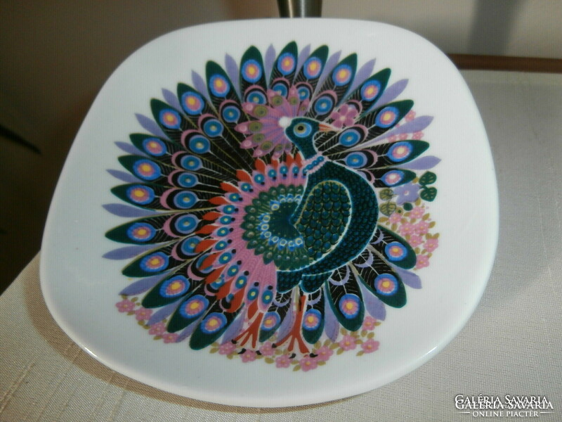 Jorinde binder motif peacock bowl