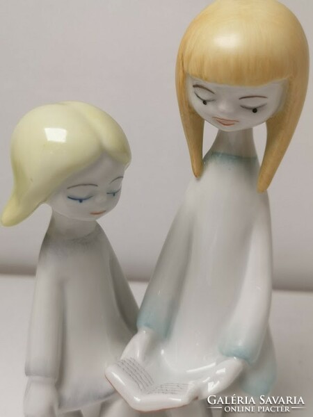 Káldor Aurél Olvasó lányok Hollóházi porcelán figura - 50137