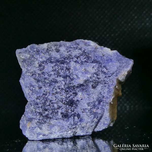 Természetes Aventurin, fehér-kék sávos, kristályszemcsés kvarc mintadarab. 7 gramm