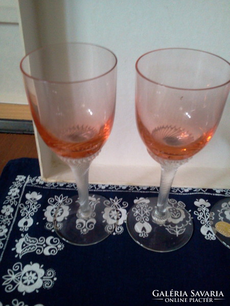 Pohár üvegpohár  boros-brandys mályva színű