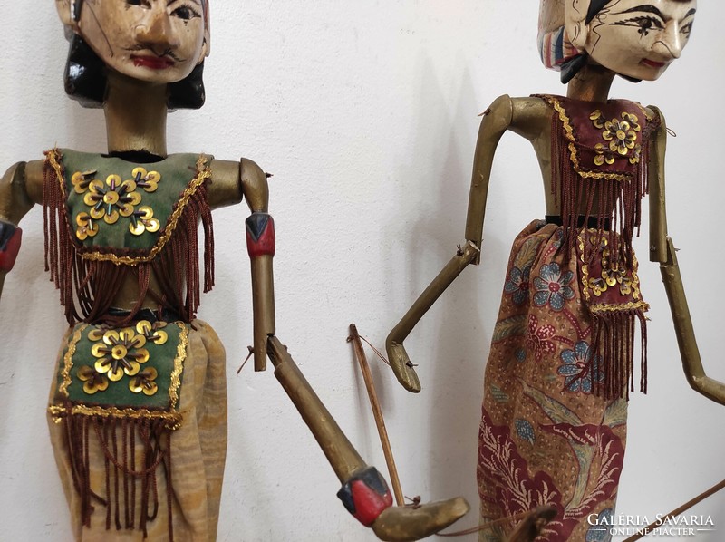 Antik báb Indonézia indonéz Jáva 2 darab tipikus Jakartai batik jelmezes marionett 259 7164