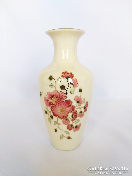 Zsolnay kézzel festett világos bordó virágos váza. Hibátlan! (No. 23/140.)